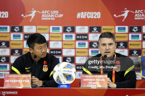 Huấn luyện viên U23 Trung Quốc là người nước nào