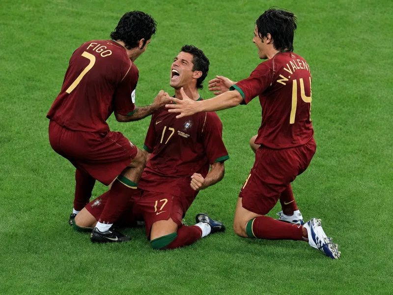 Bồ Đào Nha vào bán kết World Cup 2006 với thế hệ gồm Luís Figo, Deco và Cristiano Ronaldo.