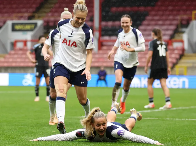 Thương hiệu Tottenham giúp đội nữ mở rộng sức ảnh hưởng và kết nối với cộng đồng người hâm mộ toàn cầu.