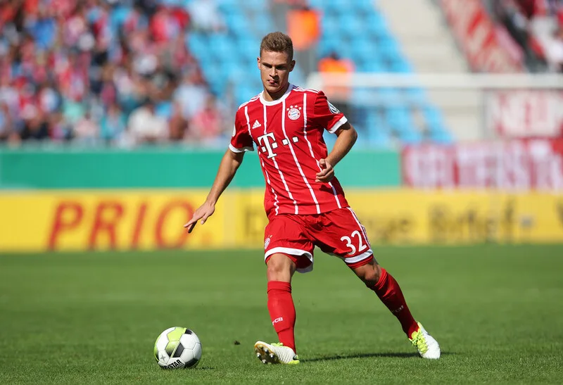 Joshua Kimmich gia nhập Bayern Munich năm 2015 và nhanh chóng trở thành trụ cột trong đội hình