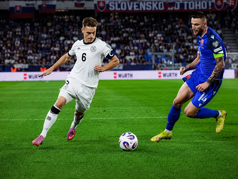 Joshua Kimmich từ một tuyển thủ trẻ tại EURO 2016 đã phát triển thành đội trưởng của đội tuyển Đức